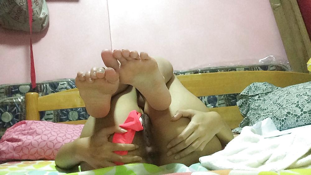 22P Girl with Pink Bikini Teasing And Masturbating