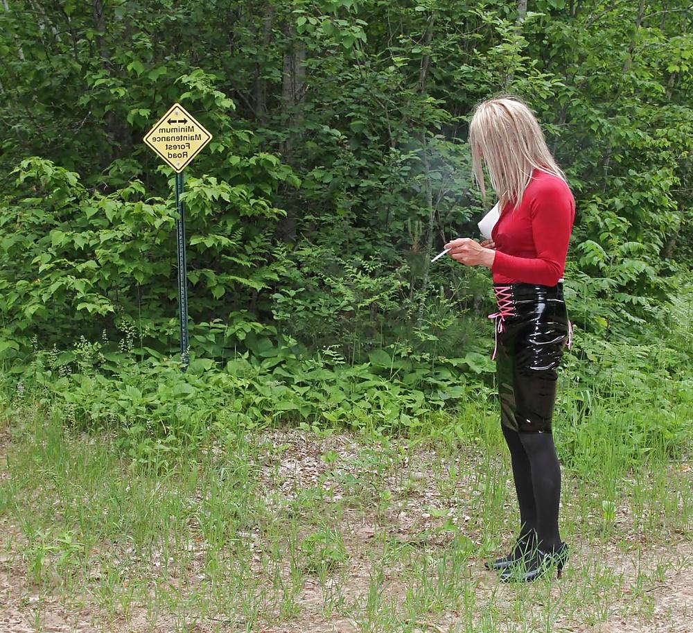 9P Tammy CD smoking oudoors while in chastity