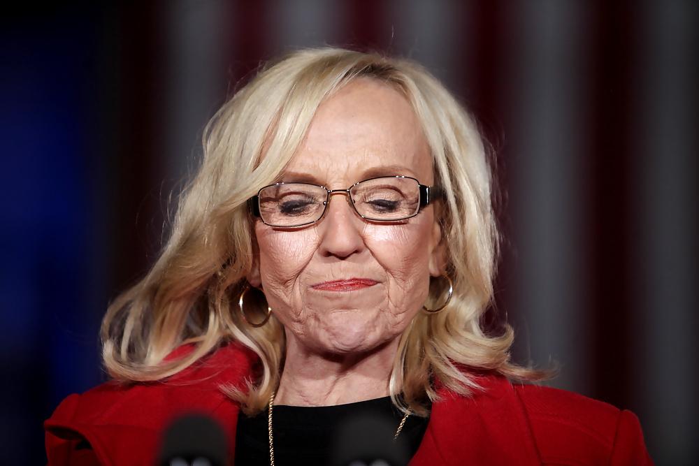 25P Adore masturbating to conservative Jan Brewer