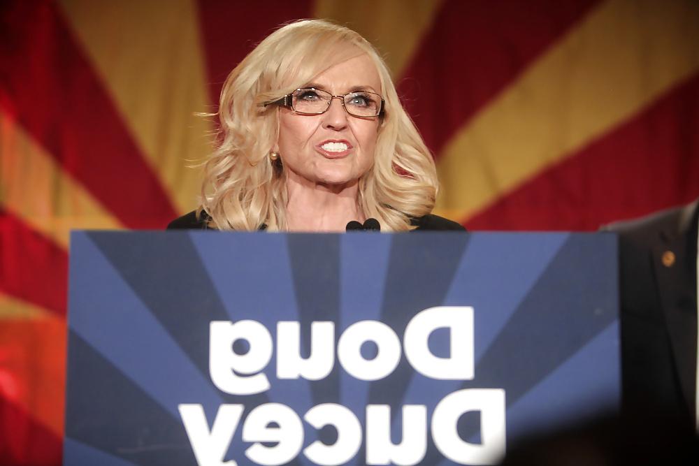 25P Adore masturbating to conservative Jan Brewer