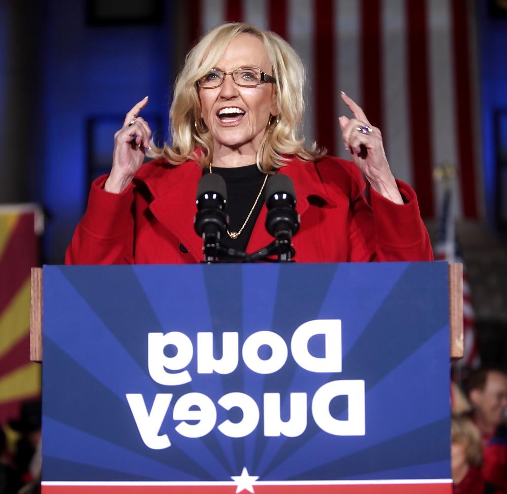 25P Adore masturbating to conservative Jan Brewer