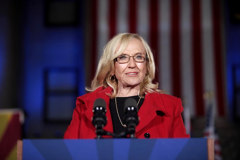 25P Adore masturbating to conservative Jan Brewer
