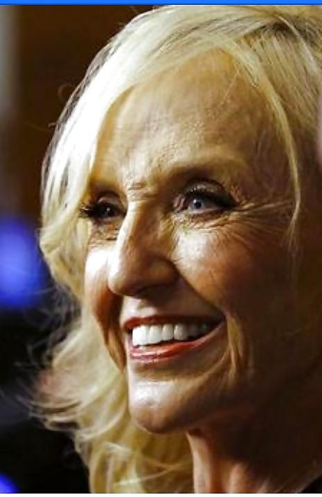 25P Adore masturbating to conservative Jan Brewer