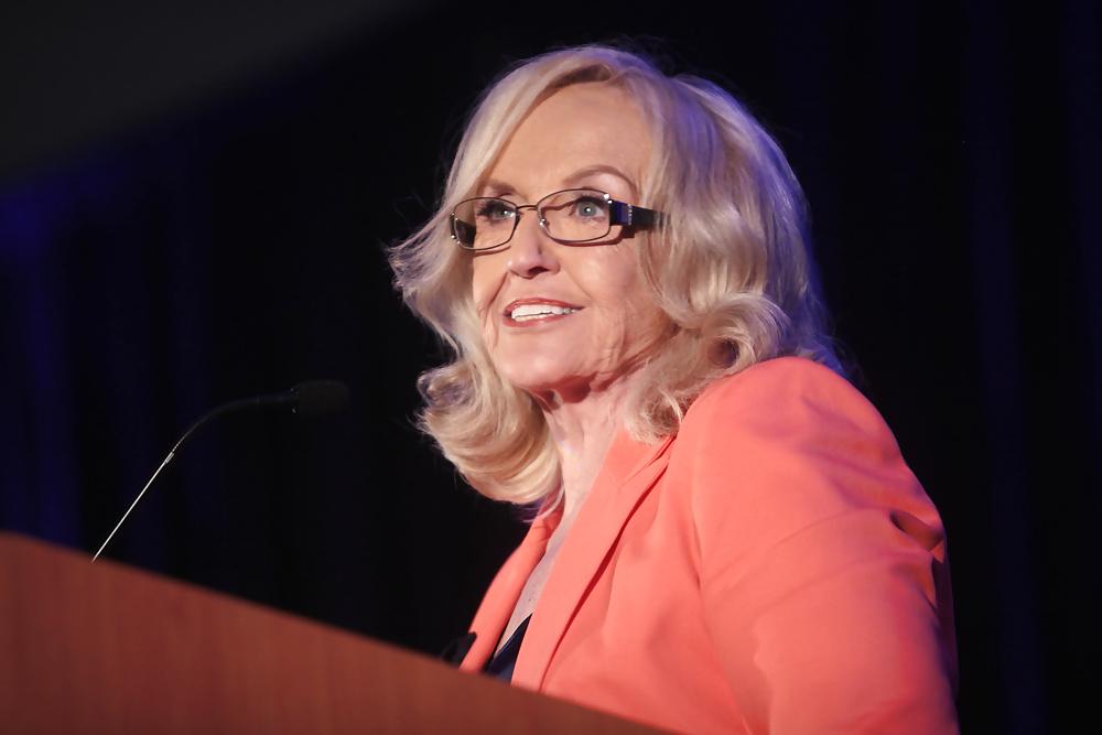 25P Adore masturbating to conservative Jan Brewer