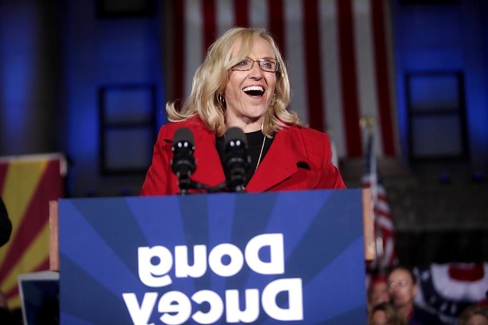25P Adore masturbating to conservative Jan Brewer