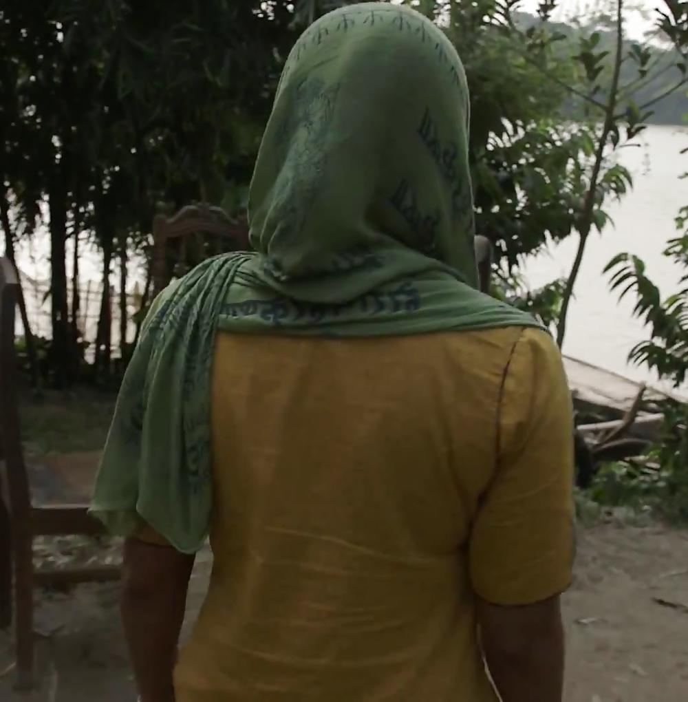11P Bangladesi American Slut needs cum from white men !!