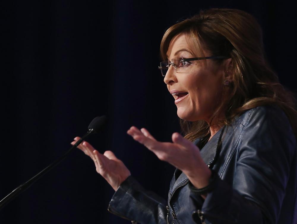 25P Adore masturbating to conservative Sarah Palin
