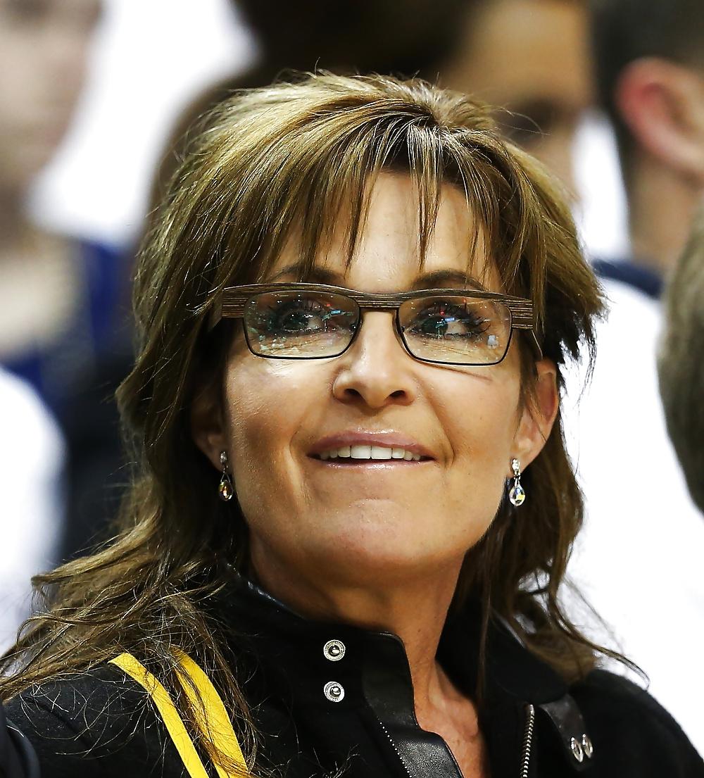 25P Adore masturbating to conservative Sarah Palin