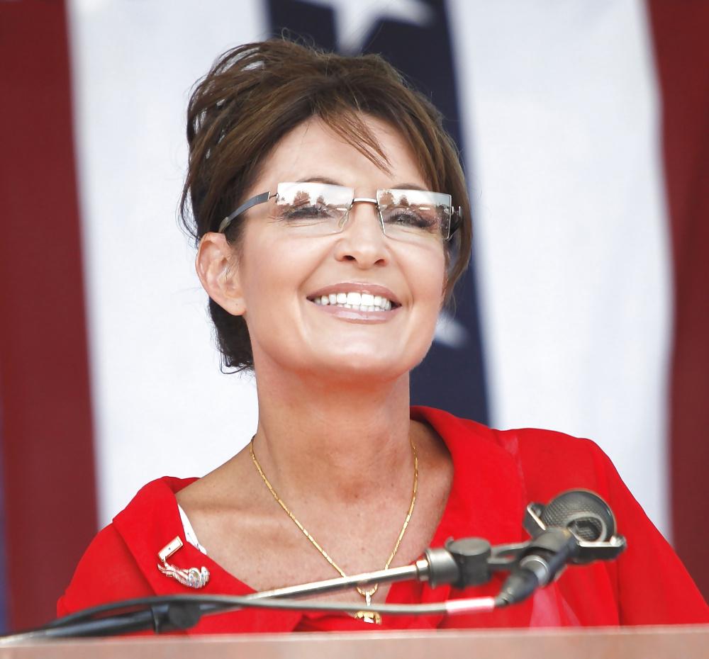 25P Adore masturbating to conservative Sarah Palin