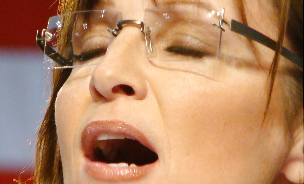 25P Adore masturbating to conservative Sarah Palin