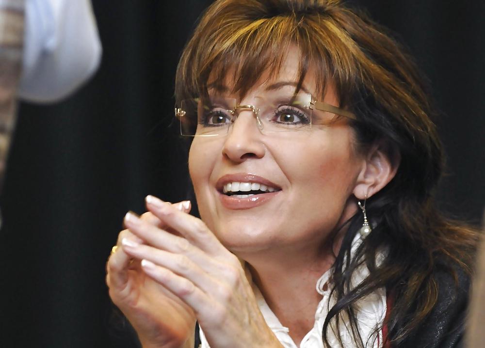 25P Adore masturbating to conservative Sarah Palin