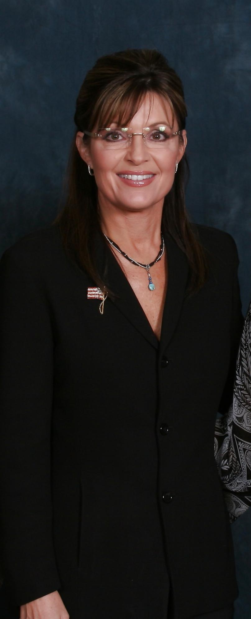 25P Adore masturbating to conservative Sarah Palin