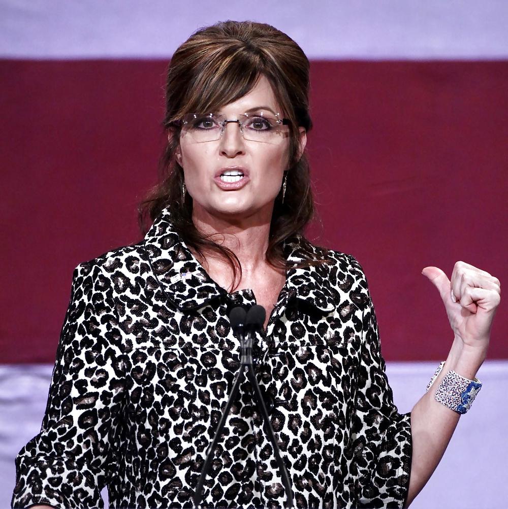 25P Adore masturbating to conservative Sarah Palin