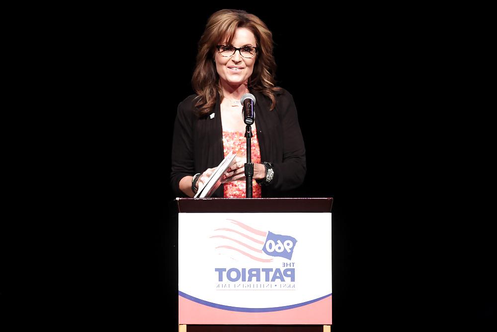 25P Adore masturbating to conservative Sarah Palin