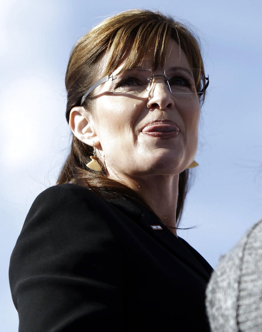 25P Adore masturbating to conservative Sarah Palin