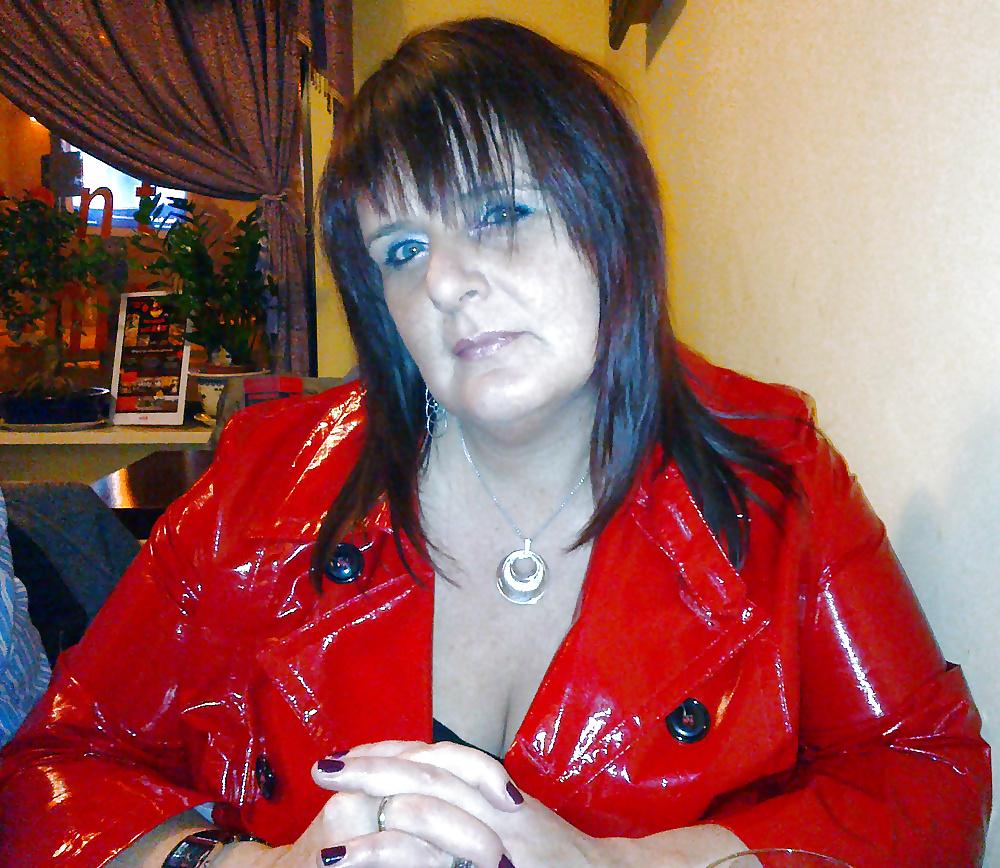5P Petra need so many sperm on plasic outfith