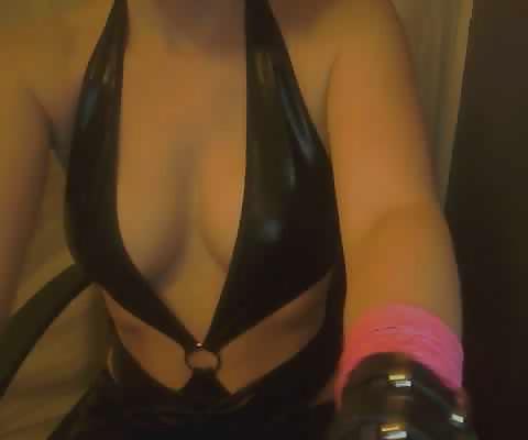 12P Wet look catsuit x 