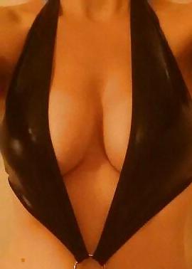 12P Wet look catsuit x 
