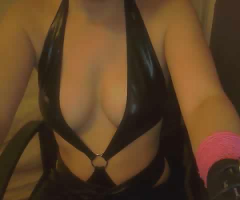 12P Wet look catsuit x 
