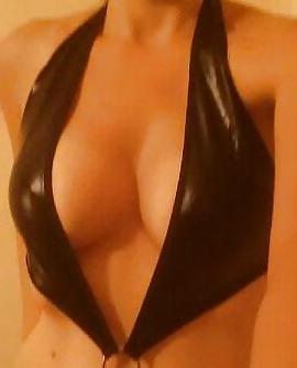 12P Wet look catsuit x 