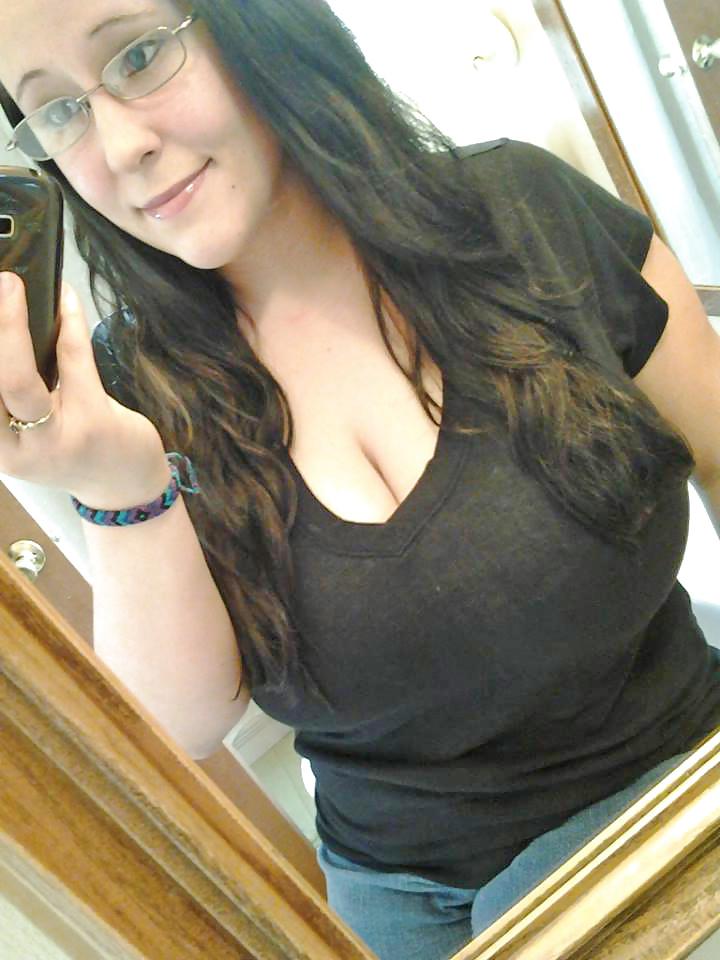7P American Girl With Huge Boobs