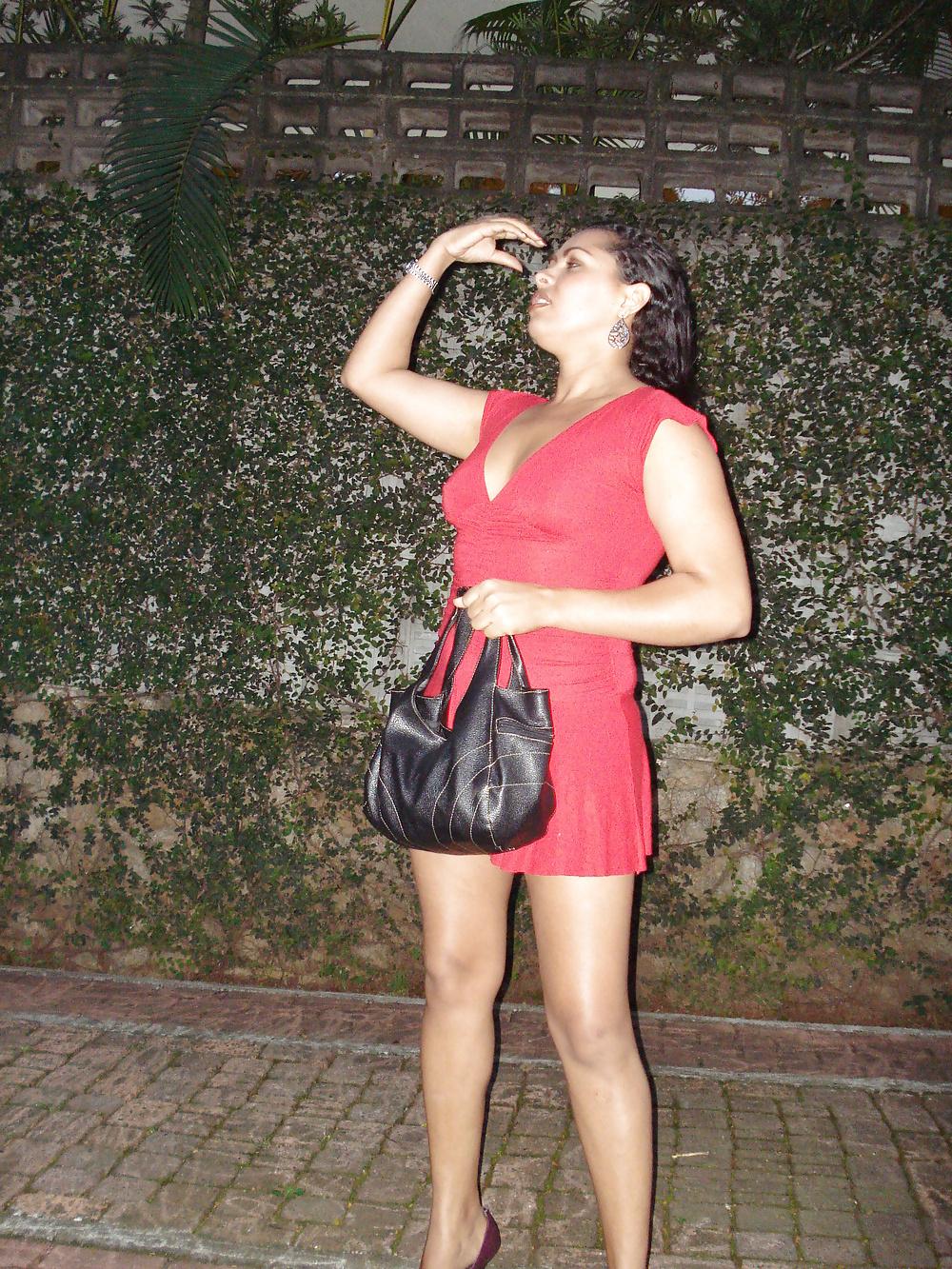 14P SDRUWS2 - CAUGHT ON THE STREET BRUNETTE HO