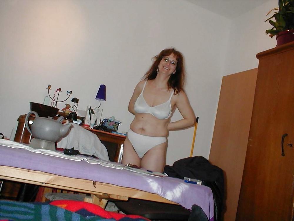 25P Doris's Saggy Tits