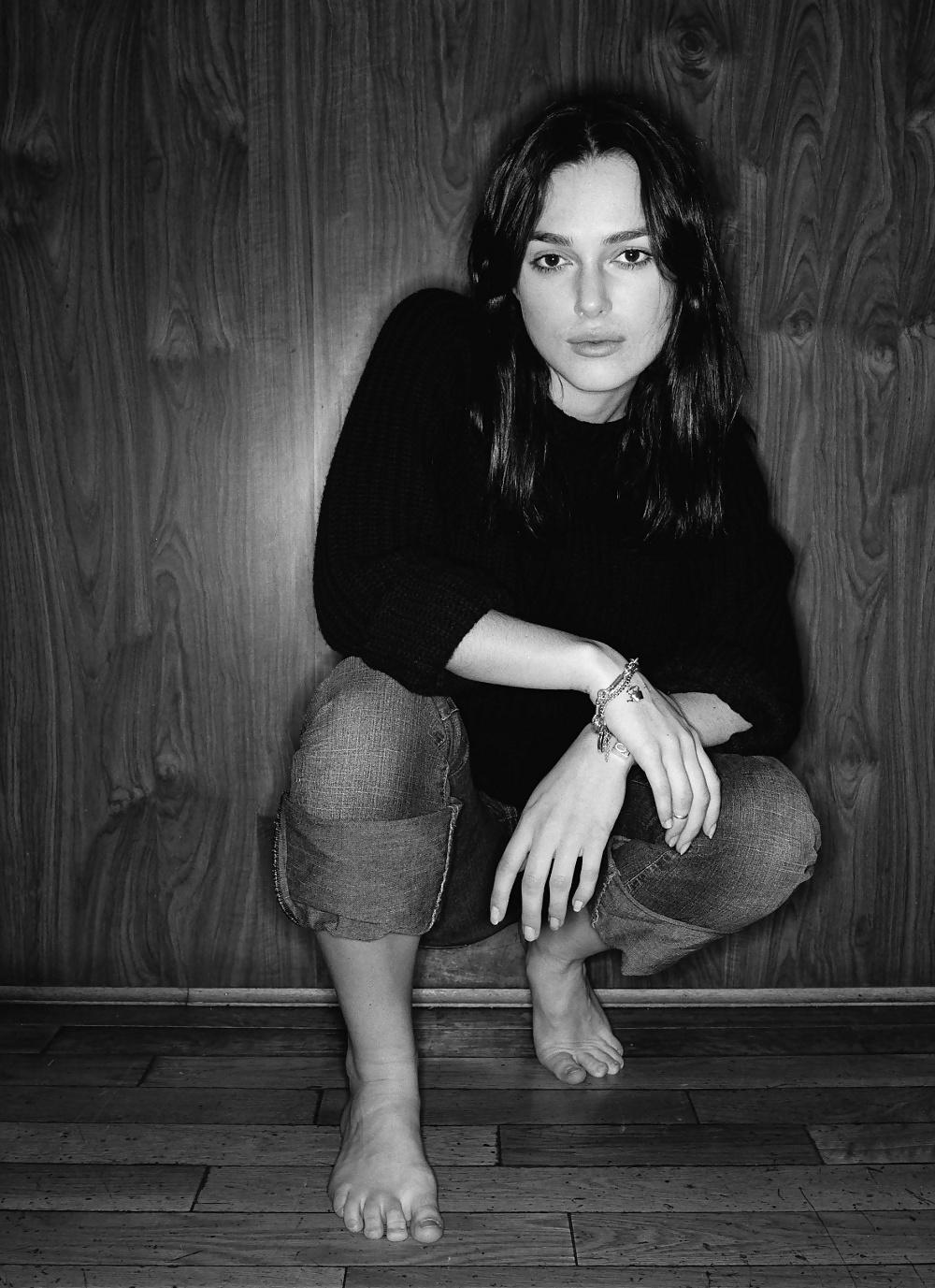 25P Keira Knightley - 2004 Photoshoot