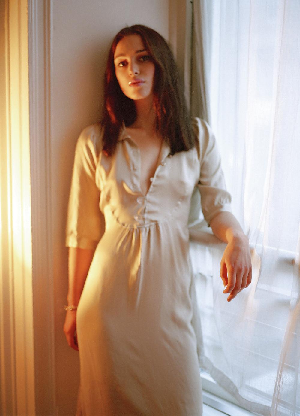 25P Keira Knightley - 2004 Photoshoot