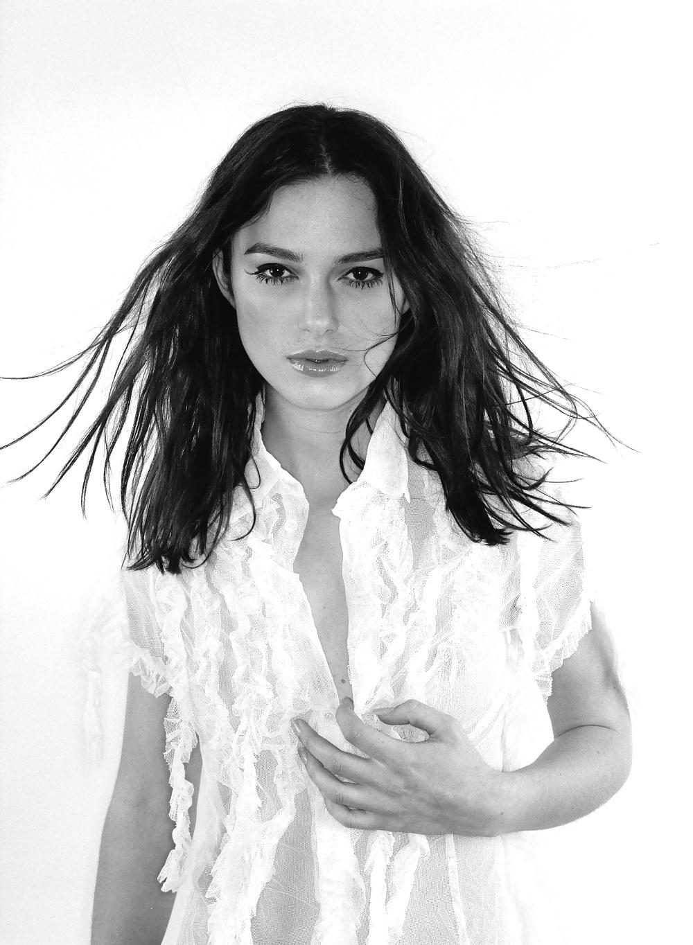 25P Keira Knightley - 2004 Photoshoot