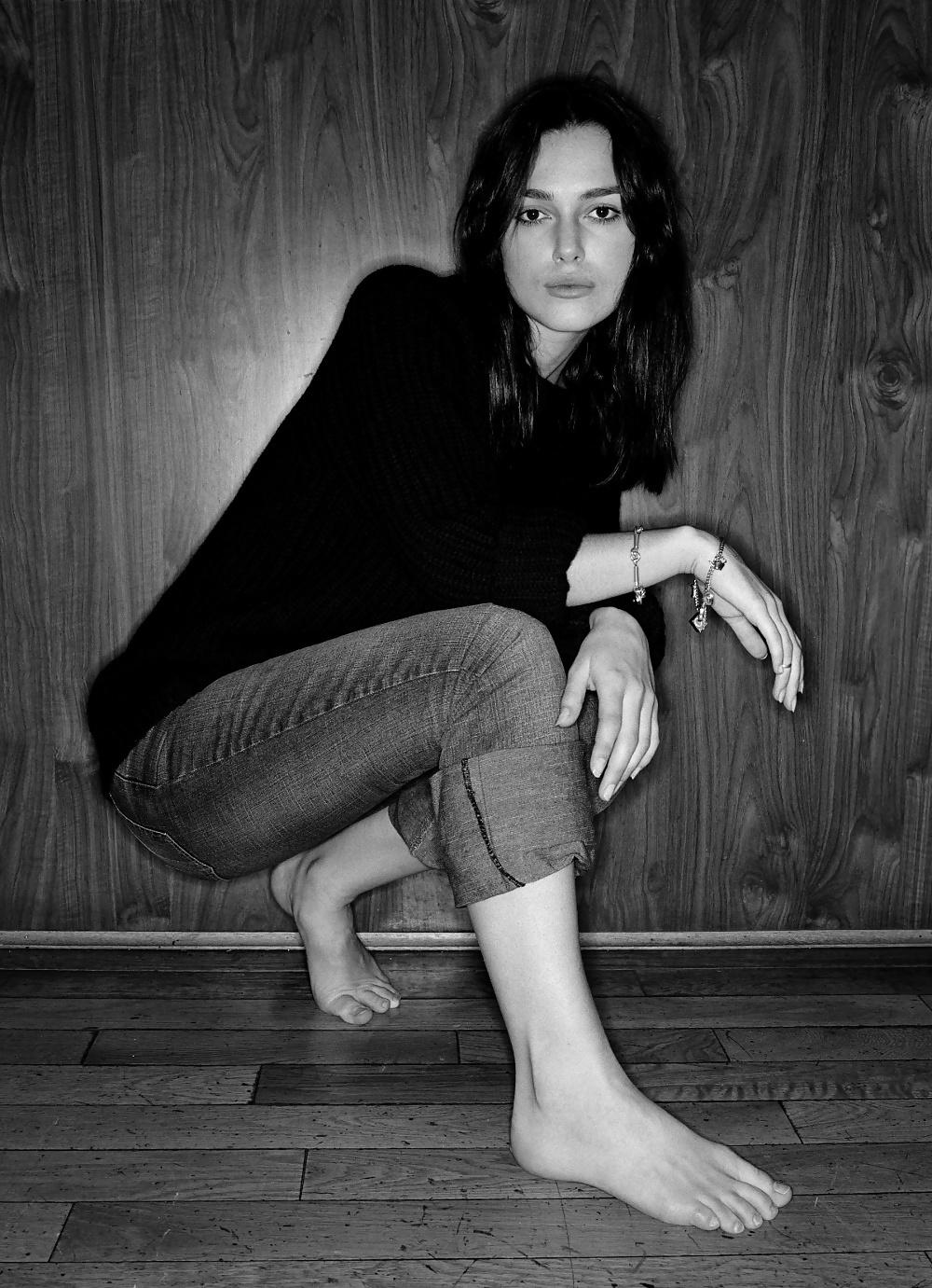 25P Keira Knightley - 2004 Photoshoot