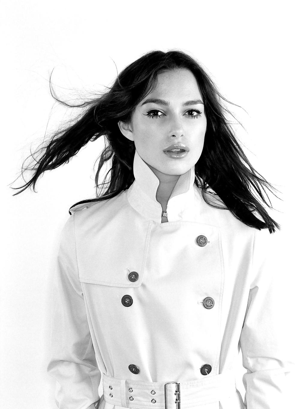 25P Keira Knightley - 2004 Photoshoot
