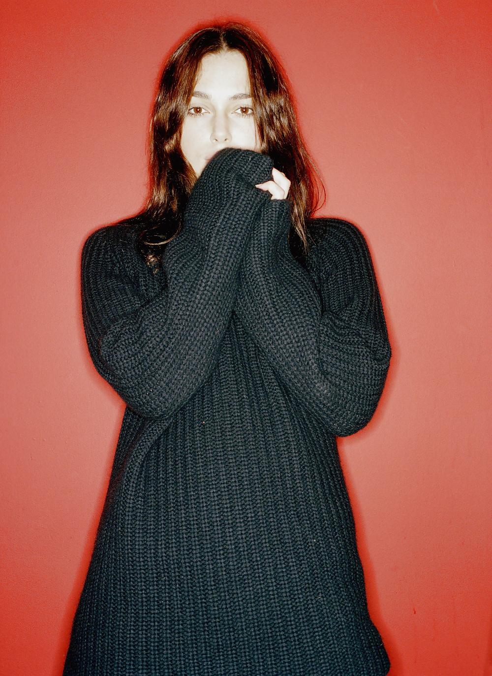 25P Keira Knightley - 2004 Photoshoot