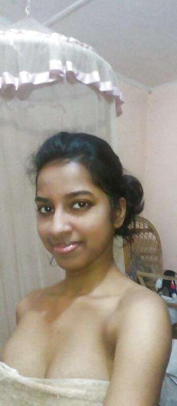 11P Sexy Indian girl nude
