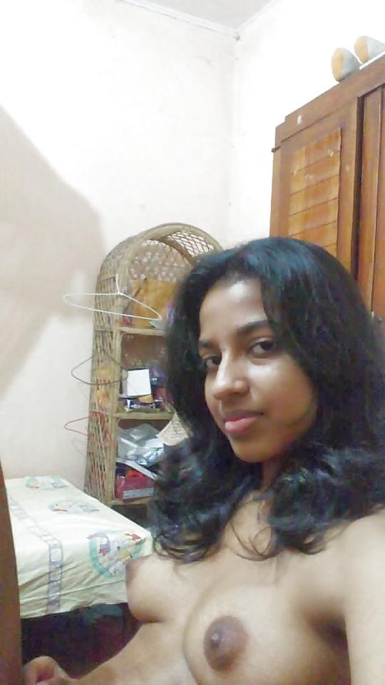 11P Sexy Indian girl nude