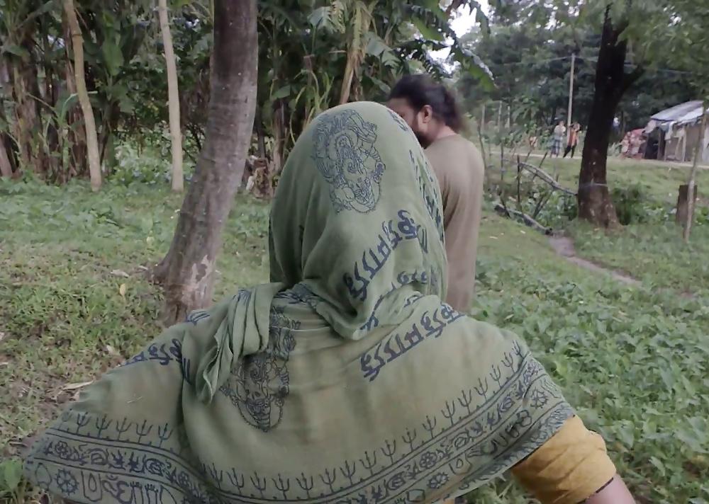 9P Bangladeshi American Slut needs cum of white men !!