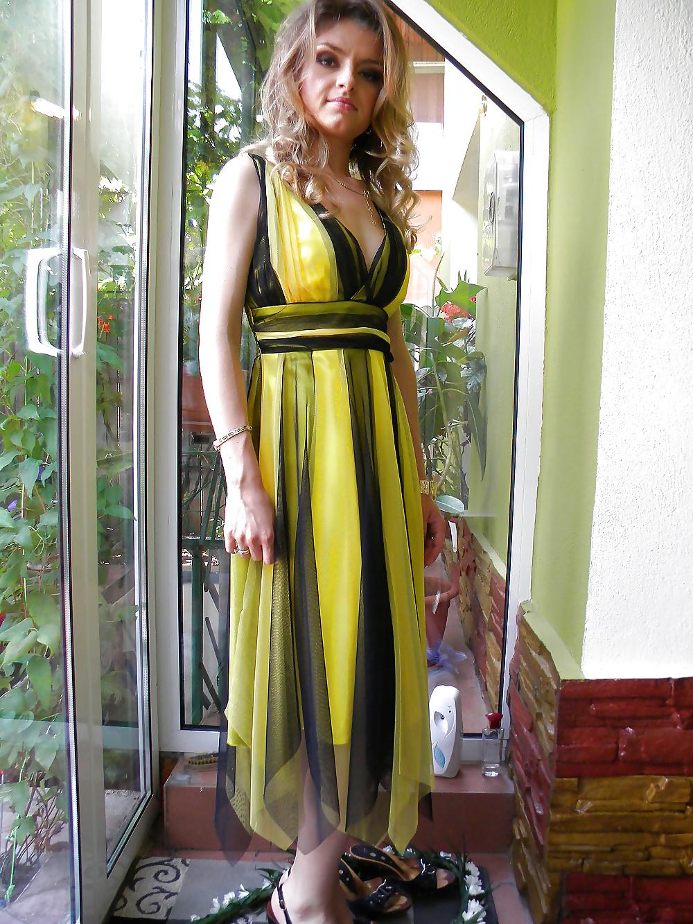 11P Blonde Beauty Strips Outdoor!Smoking!