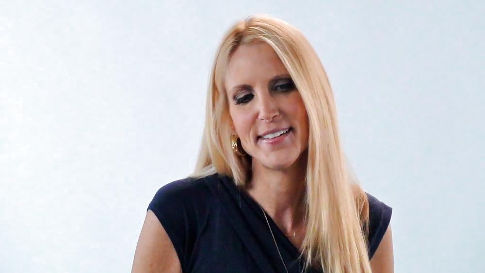 25P Adore masturbating to conservative Ann Coulter