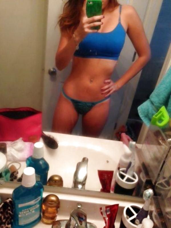 25P Girls in Sports Bras V