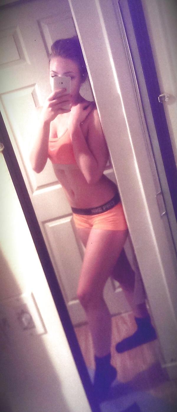 25P Girls in Sports Bras V