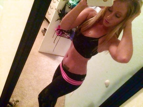 25P Girls in Sports Bras V