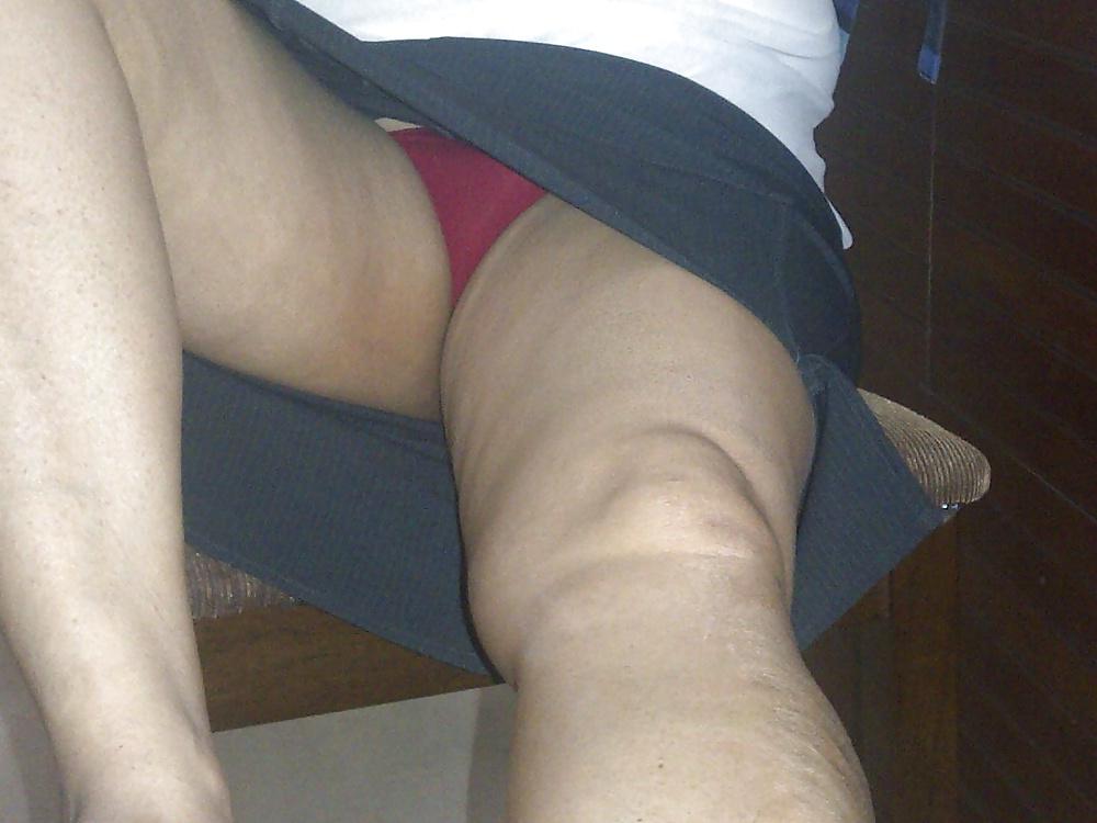 9P Indian house wife legs