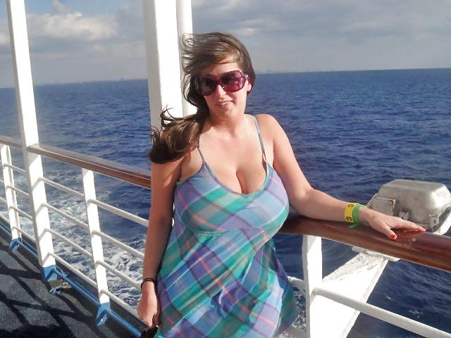 14P American Girl With Huge Breasts