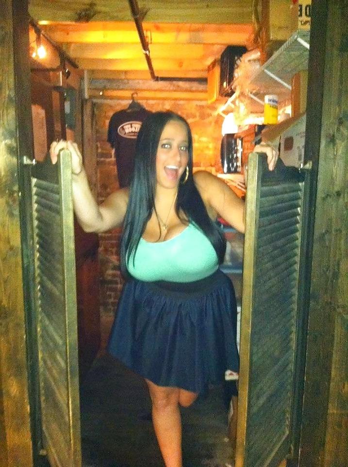 14P American Girl With Huge Breasts