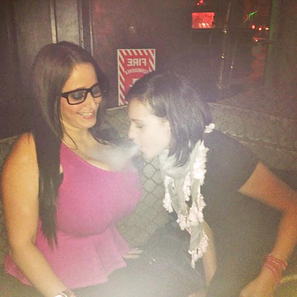 14P American Girl With Huge Breasts