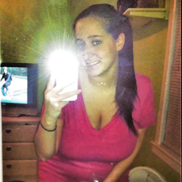 14P American Girl With Huge Breasts