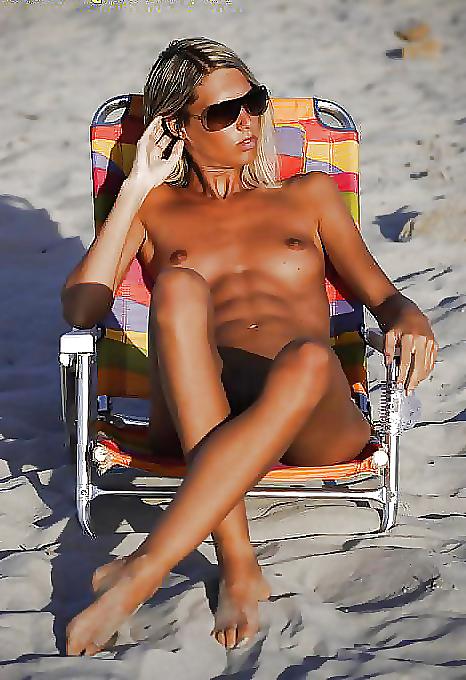 25P Nude beach babes and group fun