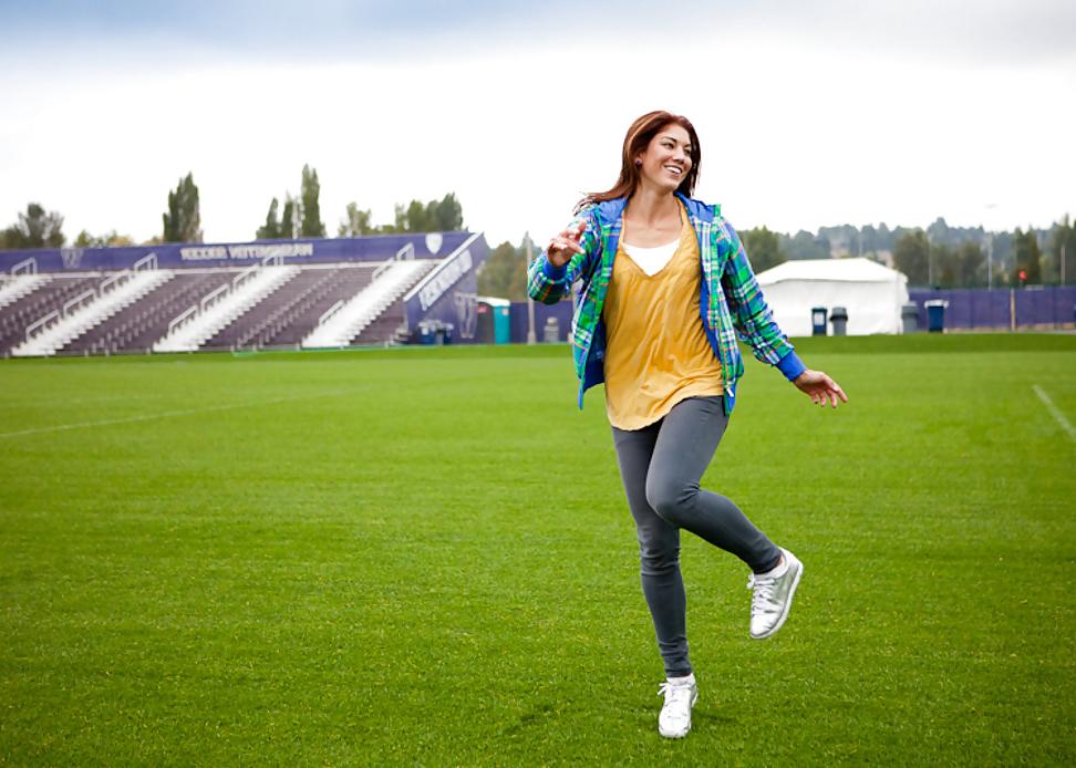 25P Fit sports babe goes wild