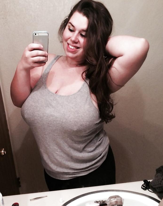16P American Girl With Big Breasts