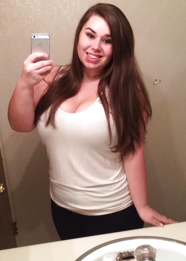 16P American Girl With Big Breasts